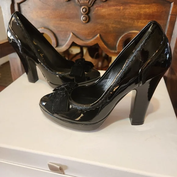 Cole Haan Collection Nike Air Pumps - Picture 2 of 7